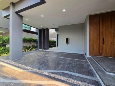 ให้เช่า ขาย บ้านวิลล่าหรู 3 ชั้น Modern Luxury The Gentry พัฒนาการ 2 ซอยพัฒนาการ 32 เชื่อมต่อทองหล่อ-เอกมัย - รูปที่ 2