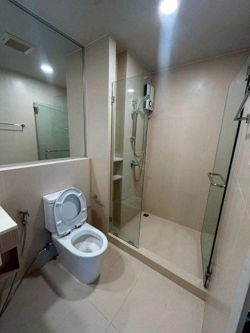 ให้เช่าเพียง 11,000 บาท/เดือน 35 ตรม. The Issara Condo #วิวสระว่ายน้ำ #ใกล้เซ็นทรัลเฟสติวัล คอนโดพร้อมอยู่ ทำเลศักยภาพ เดินทางสะดวก - รูปที่ 3