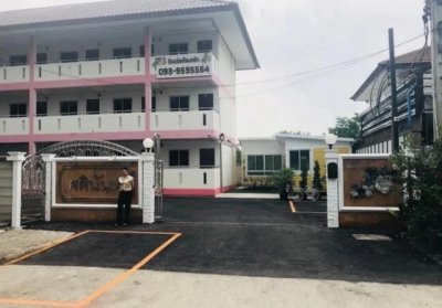 ขายหอพัก 3ชั้น เนื้อที่200ตรว ถนนบ้านกล้วยไทรน้อย นนทบุรี ปรับปรุงใหม่ มีแบบห้องแอร์ เฟอร์ครบ - รูปที่ 2