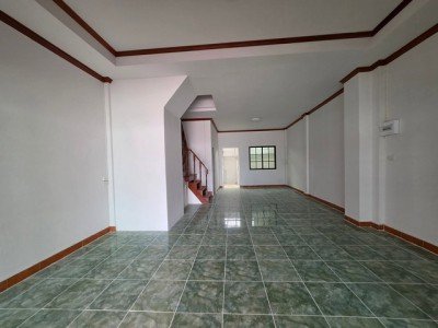 บ้านรีโนเวทใหม่พร้อมเข้าอยู่! หมู่บ้านนาทองเฮ้าส์ 1   ดอนหัวฬ่ออมตะซิตี้ ชลบุรี 3 ห้องนอน 2 ห้องน้ำ จอดรถ 2 คัน - รูปที่ 4