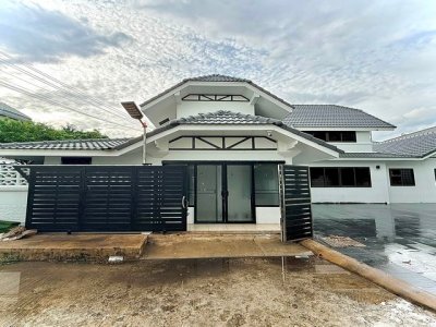 ให้เช่าบ้านเดี่ยว 2 ชั้น หลังใหญ่ 96 ตรว. ซอยนวมินทร์ 81 พื้นที่ขนาดใหญ่ เหมาะทำธุรกิจ หรือโฮมออฟฟิศ