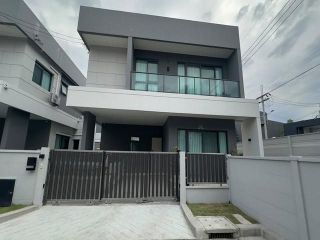 ให้เช่าบ้านเดี่ยว 2 ชั้น 209 ตร.ม. โครงการเซนโทร บางนา หลังมุม ใกล้เมกะบางนา