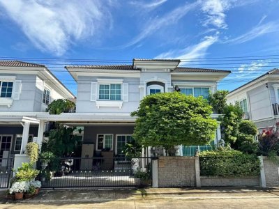 ให้เช่า ขาย บ้านแฝด  โครงการ โกลเด้น นีโอ 2 ลาดพร้าว เกษตรนวมินทร์ ซอยนวมินทร์ 42 หน้าบ้านหันทิศใต้ เดินทางสะดวกเหมาะพักอาศัย