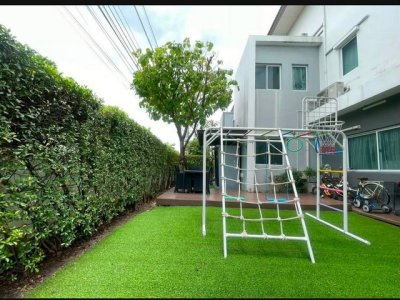 ขายบ้านเดี่ยว 3 ชั้น หน้าสวน 320 ตรม. โครงการ คาซ่า แกรนด์ สุขาภิบาล 5 ติดถนนใหญ่ ระหว่างสายไหม 79 และ 81 บิวท์อินทั้งหลัง พร้อมอยู่ - รูปที่ 2