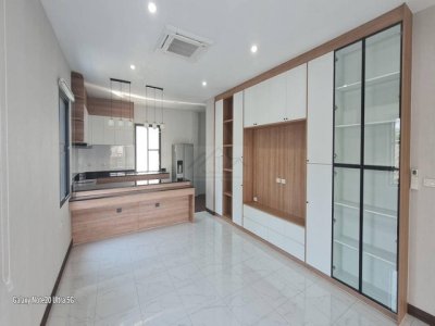 T26-900 ให้เช่า บ้าน Home office หรู 3 ชั้น 600 ตรม.ซอยสุขุมวิท 71 ปรีดีพนมยงค์26 กรุงเทพ 220000 บาทต่อเดือน ชั้นที่ 1 ชั้นทั้งหมด 3 ชั้น - รูปที่ 8