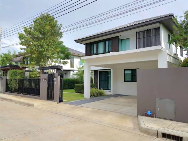 ให้เช่าด่วน หมู่บ้านมัณฑนา บางนา กม.7 ซอยราชวินิตบางแก้ว ใกล้เมกาบางนา 095-164-2956