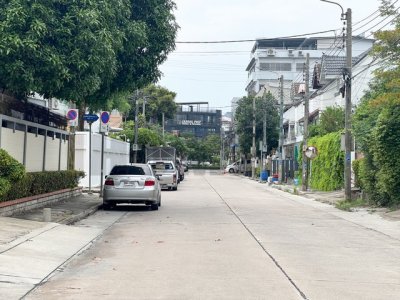 บ้านเดี่ยว 2 ชั้น 2 หลัง มีร้านอาหาร | 179 ตรว. พื้นที่ใช้สอย 500 ตรม. 5 นอน 6 น้ำ จอดรถ 2 คัน ห้องอเนกประสงค์ชั้น1 ห้องทำงาน ห้องแม่บ้าน 2 - รูปที่ 8