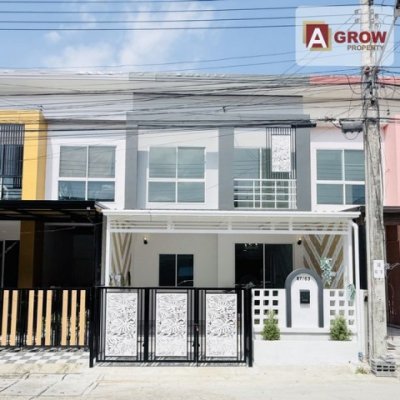 หมู่บ้านเพ็ญศิริ 4 ซอยเลียบวารี25/1 ต้นซอย รีโนเวทใหม่ทั้งหลัง เฟอร์ฯครบ ตกแเต่งพร้อมเข้าอยู่