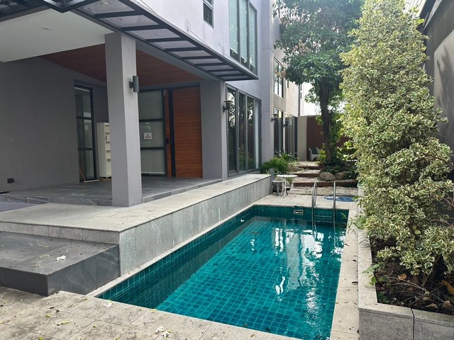 T26-843 ขาย บ้าน บ้านเดี่ยวหรู 3 ชั้น สุุขุมวิท 71 ปรีดีพนมยงค์ 26 ชั้นทั้งหมด 3 ชั้น ใกล้กับ ใกล้ทองหล่อ และเอกมัย