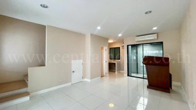 ขายด่วน ทาวน์โฮม 3 ชั้น บ้านกลางเมือง รัตนาธิเบศร์ รีโนเวทใหม่ ทำเลดี พร้อมอยู่ - รูปที่ 3