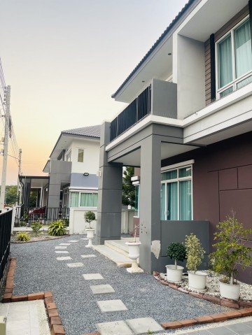 ขายบ้านเดี่ยว หมู่บ้านเดอะโค๊ตลำพยา นครปฐม พร้อมเข้าอยู่ บิวอินครบ เฟอร์นิเจอร์ครบ ถือกระเป๋าใบเดียวเข้าอยู่ได้เลย - รูปที่ 2