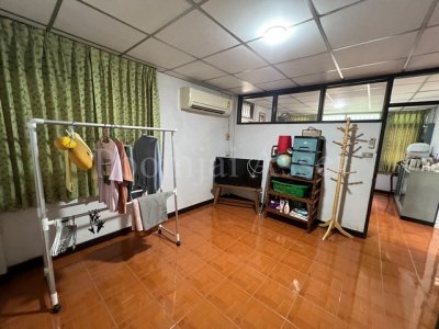 ขายบ้านเก่าพร้อมที่ดินแปลงใหญ่ 193 ตารางวา ซอยลาดพร้าว 92 ห่างจากถนนลาดพร้าว 200เมตร - รูปที่ 4