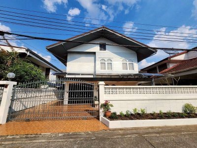 ให้เช่าบ้านเดี่ยว 2 ชั้น หลังใหญ่ ประชาราษฎร์บำเพ็ญ 17 แยก 8 บ้านนอกโครงการ เนื้อที่ 70 ตรว 6นอน 4น้ำ พร้อมเข้าอยู่ - ghd000870R - รูปที่ 8