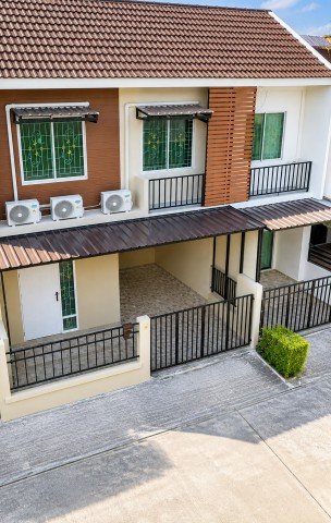 วัดลาดปลาเค้า 500 ม. เกษตร-นวมินทร์ ทาวน์เฮ้าส์ 2 ชั้น 3 นอน 2 น้ำ ใกล้รร.ลาดปลาเค้าพิทยาคม 300 ม. 20 ตร.ว. 200 ตร.ม.