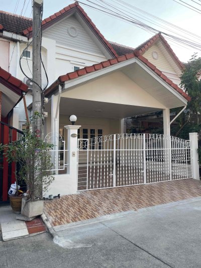ให้เช่าทาวน์โฮม 2 ชั้น รีโนเวทใหม่ หมู่บ้านภัทรพาร์ค บางคูวัด – ปทุมธานี ติดถนนใหญ่ 100 เมตร - รูปที่ 2