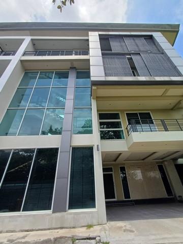 ขายโฮมออฟฟิต 4 ชั้น 600 ตร.ม. ห้องมุม ย่านรามอินทรา ใกล้แฟชั่นไอแลนส์