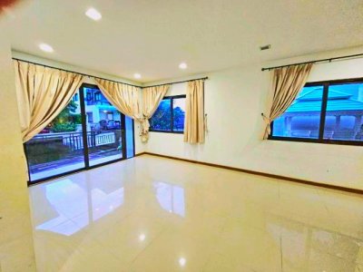 แยกจตุโชติ วัชรพล-สุขาภิบาล5 28-34 คฤหาสน์ 5นอน  3 ชั้น 4 น้ำ 50 ตร.ว. 200 ตร.ม. ให้เช่า สายไหม 1.3 กม. - รูปที่ 5