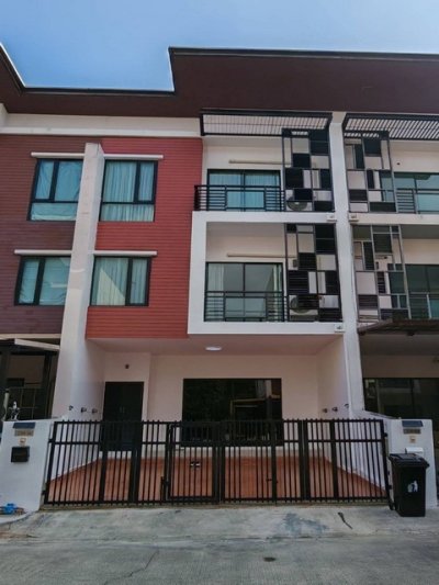 ให้เช่าโฮมออฟฟิศ 3 ชั้น 196 ตรม. ไอฟีล บางนา iField Bangna ติดถนนกาญจนาภิเษก ใกล้เมกะบางนา **จดบริษัทได้