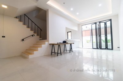 ขาย ทาวน์โฮม 3 ชั้น ทำเลทอง ซอยภาวนา 5 (ลาดพร้าว 41) | ตอบโจทย์อยู่อาศัย & โฮมออฟฟิศ สภาพใหม่กิ๊ก พร้อม Rooftop ส่วนตัว! - รูปที่ 2