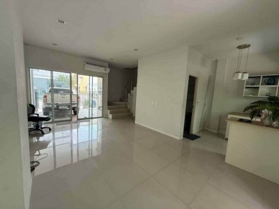 ให้เช่าทาวน์โฮม ศิราริน แบริ่ง 6-1 2 ห้องนอน 2 ห้องน้ำ 130 ตร.ม. Pet Friendly ใกล้ MRT ศรีแบริ่ง 15000 บาท - รูปที่ 4