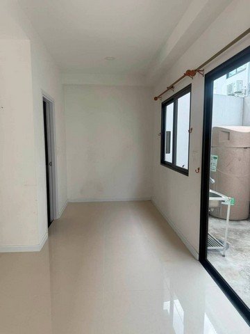 ให้เช่าทาวน์โฮม Chiva Home Bangkok-Pathum 3 ห้องนอน 2 ห้องน้ำ 130 ตร.ม. ใกล้ The Nine Center 11000 บาท - รูปที่ 8