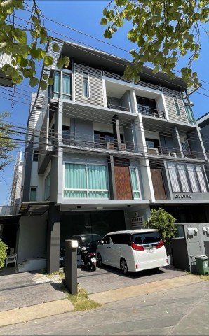 BH4163 ให้เช่าและขาย โฮมออฟฟิศ 4 ชั้น B Square by Sansiri ซอยสหการประมูล พื้นที่กว่า 400 ตร.ม. ทำเลใจกลางเมือง พร้อมที่จอดรถ