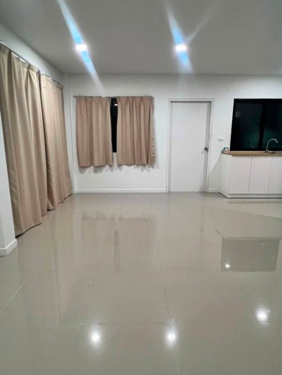ให้เช่าทาวน์โฮม 3 ชั้น หลังมุม 4 ห้องนอน หมู่บ้านลุมพินี ทาวน์เพลส สุขุมวิท–ศรีนครินทร์ สุขุมวิท 113 ใกล้ BTS สำโรง - รูปที่ 5