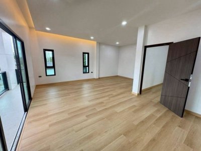 Pool Villa สร้างใหม่ เพียง 4.5 ล้าน #ท่ารั้ว - #ตลาดขวัญ #ดอยสะเก็ด บ้านสร้างใหม่ หลังใหญ่ ฟังก์ชันครบ ในราคาที่เอื้อมถึง! พร้อมเข้าอยู่ - รูปที่ 4