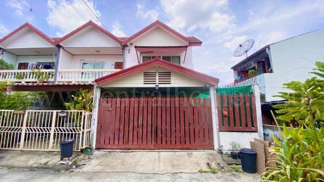 ลดราคา ทาวน์เฮ้าส์ ปรางค์ทิพย์ สภาพใหม่ ราคาถูก พร้อมอยู่ ใกล้ MRT หัวหมาก