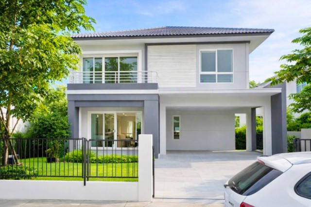 Village Hub 200ม..บ้านเดี่ยว 2 ชั้น  3 นอน 55ตรว 220ตร.ม.พร้อมเฟอร์ฯบางส่วน 3 แอร์  ประชาอุทิศ90  คลองสวน พระสมุทรเจดีย์ . 3น้ำ