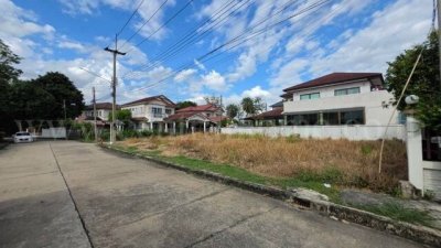 ที่ดิน 85 ตร.ว. ถมแล้ว หมู่บ้านปาริชาติ แปลงมุม ขายถูก ทำเลดี เดินทางสะดวก - รูปที่ 4
