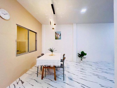 รีโนเวทใหม่ทั้งหลัง! บ้านสวยพร้อมอยู่  หมู่บ้านกีรติ หนองรี – ชลบุรี  24.5 ตร.วา  2 ห้องนอน | 1 ห้องน้ำ - รูปที่ 2
