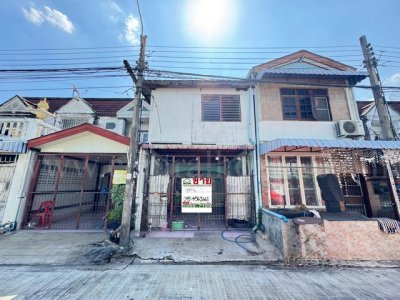ลดราคา ทาวน์เฮ้าส์ รุ่งเรืองเฮ้าส์ พหลโยธิน 54 ทำเลดี เดินทางสะดวก
