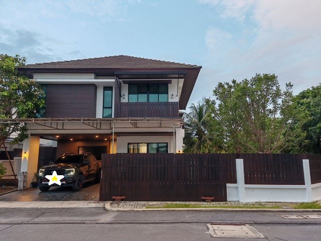 ให้เช่าบ้านเดี่ยว 2 ชั้น 69 ตรว. เลค วิว พาร์ค วงแหวนบางนา หลังมุม ใกล้ป้อมยาม ตรงข้าม Mega Bangna บ้านสวนสวย รีโนเวตใหม่ พร้อมเข้าอยู่