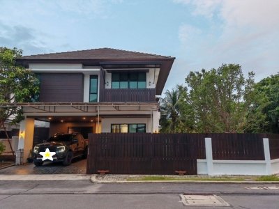 ให้เช่าบ้านเดี่ยว 2 ชั้น 69 ตรว. เลค วิว พาร์ค วงแหวนบางนา หลังมุม ใกล้ป้อมยาม ตรงข้าม Mega Bangna บ้านสวนสวย รีโนเวตใหม่ พร้อมเข้าอยู่