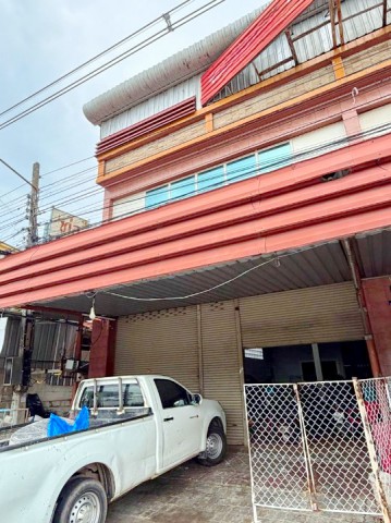 ใกล้โรงเรียนเซนต์แมรี่มหาสารคาม 350 ม. 18 ตร.ว.220 ตร.ม. มหาสารคาม เฉลิมพระเกียรติ ร.9 ให้เช่าห้องแถว 3 ชั้น 1 ห้องนอน 1 ห้องน้ำ