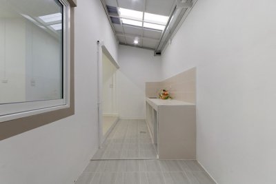 าวน์โฮม 2 ชั้น รีโนเวทใหม่ หมู่บ้านร่มโพธิ์ บางบัวทอง ติดถนนใหญ่ ใกล้สถานีรถไฟฟ้าสี่แยกบางพลู พร้อมอยู่ - รูปที่ 8