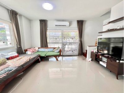 LM26-0094 ขายบ้านแฝด อารมณ์บ้านเดี่ยว มบ.ศุภาลัยเบลล่า รังสิตคลอง2 เนื้อที่ 35.3 ตรว 4 นอน 2 น้ำ มีห้องนอนชี่นล่าง - รูปที่ 2