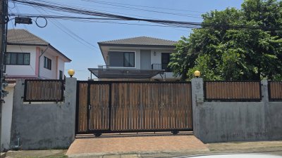 ขายถูกมาก!! บ้านเดี่ยว 2 ชั้น 96 ตร.ว. ทำเลทอง ดอนเมือง ซ.เทิดราชัน 23 ใกล้รถไฟฟ้า ห้าง สนามบินดอนเมืองฯ - รูปที่ 2