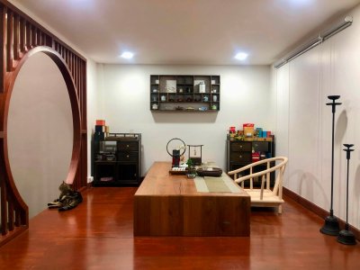 ให้เช่าทาวน์เฮ้าส์ 2 ชั้น รีโนเวทสไตล์ Modern Chinese 180 ตรม. 3 ห้องนอน หมู่บ้านอยู่เจริญ ซอยรัชดา18 ฮวงจุ้ยดี ใกล้ MRT ห้วยขวาง - รูปที่ 2