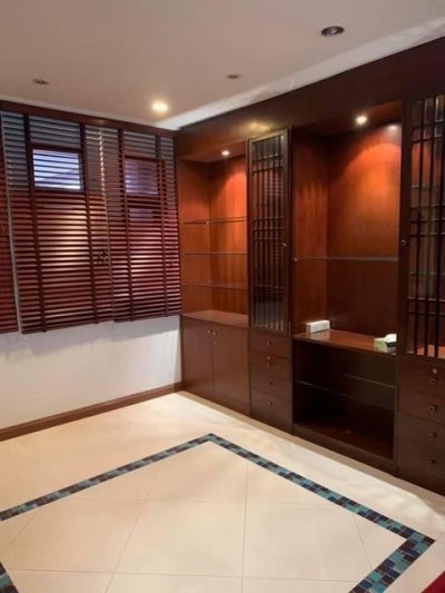 ให้เช่าทาวน์เฮ้าส์ 4 ชั้นสไตล์วิลล่า 4 ห้องนอน โครงการวิลล่า 49 Villa 49 สุขุมวิท 49 ใกล้ BTS พร้อมพงษ์ และเอ็มควอเทียร์ - รูปที่ 8