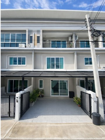 ถ.บางกรวย-ไทรน้อย รัตนาธิเบศร์ ทาวน์โฮม 3 ชั้น 3 นอน 3 น้ำ 17.5 ตร.ว.  MRT บางพลู 1.29 กม.