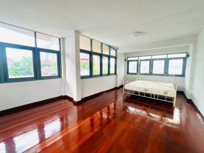 ให้เช่าบ้านเดี่ยว 2 ชั้น 111 ตรว. 3 ห้องนอน รีโนเวทใหม่ ทำเลศักยภาพใจกลางชุมชน ย่านประชานิเวศน์ 1 ประชาชื่น ใกล้ตลาดบองมาเช่ - รูปที่ 5
