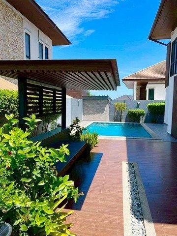 ขายบ้านเดี่ยว สไตล์โมเดิร์น หลังใหญ่ พร้อมสระว่ายน้ำส่วนตัว บนพื้นที่กว้างขวางสุดคุ้ม - รูปที่ 2