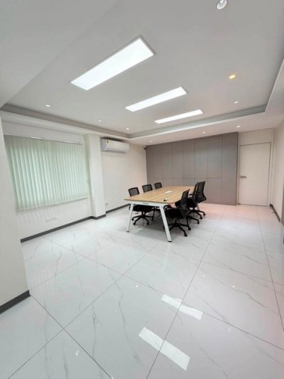 ให้เช่าออฟฟิศ 4 ชั้น 500 ตรม. โครงการ บี สแควร์ B Square พระราม9 เหม่งจ๋าย ซอยสหการประมูล ใกล้เลียบด่วน ใกล้เอกมัย ทองหล่อ - รูปที่ 2