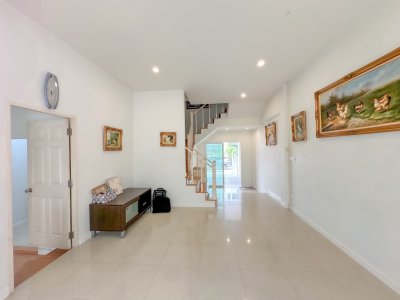 ขายทาวน์โฮม 3 ชั้น หมู่บ้านยูโรโนวา ลาดกระบัง 24/1 กรุงเทพมหานคร - รูปที่ 3