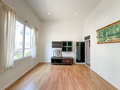 ขายทาวน์โฮม 3 ชั้น หมู่บ้านยูโรโนวา ลาดกระบัง 24/1 กรุงเทพมหานคร - รูปที่ 6