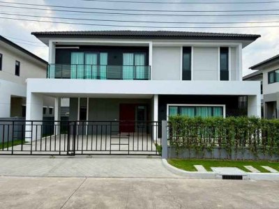 ให้เช่า บ้านเดี่ยว Centro วิภาวดี ขนาด 274 ตร.ม. 4 ห้องนอน 5 ห้องน้ำ ใกล้สนามบินดอนเมือง ใกล้ Clubhouse 99,000/เดือน