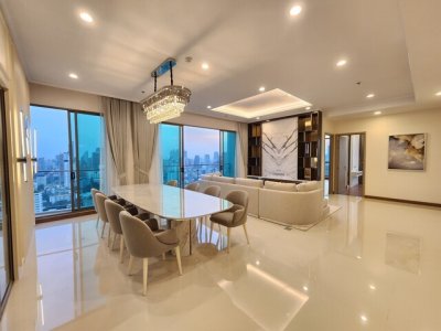 Luxury Condo for Rent at Supalai Oriental Sukhumvit 39 near Phrom Phong BTS