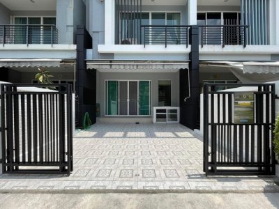 ให้เช่าทาวน์โฮม 3 ชั้น หมู่บ้านกลางเมืองพระราม 9 - รามคำแหง 39 ใกล้ทาวน์อินทาวน์ ใกล้เลียบด่วน - รูปที่ 2
